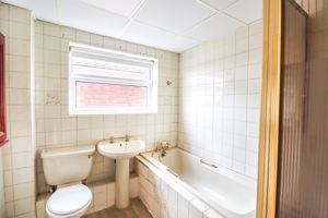 Family Bathroom- click for photo gallery